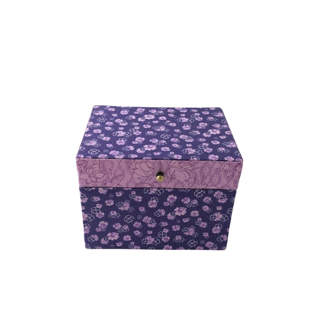 Supreme Hinged Lid Box with Enchanting Design